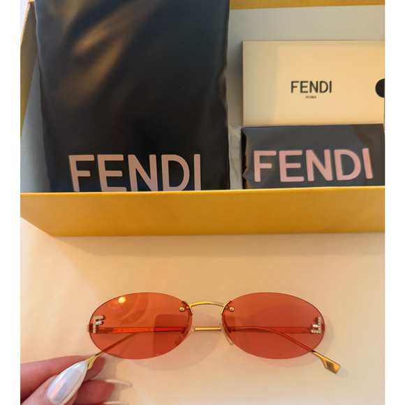 BNWT & BOX Fendi Oval Sunglasses main image 4